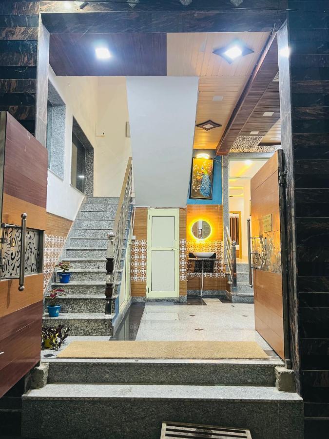 Shanti Hostel And Garden Cafe Rishīkesh Εξωτερικό φωτογραφία