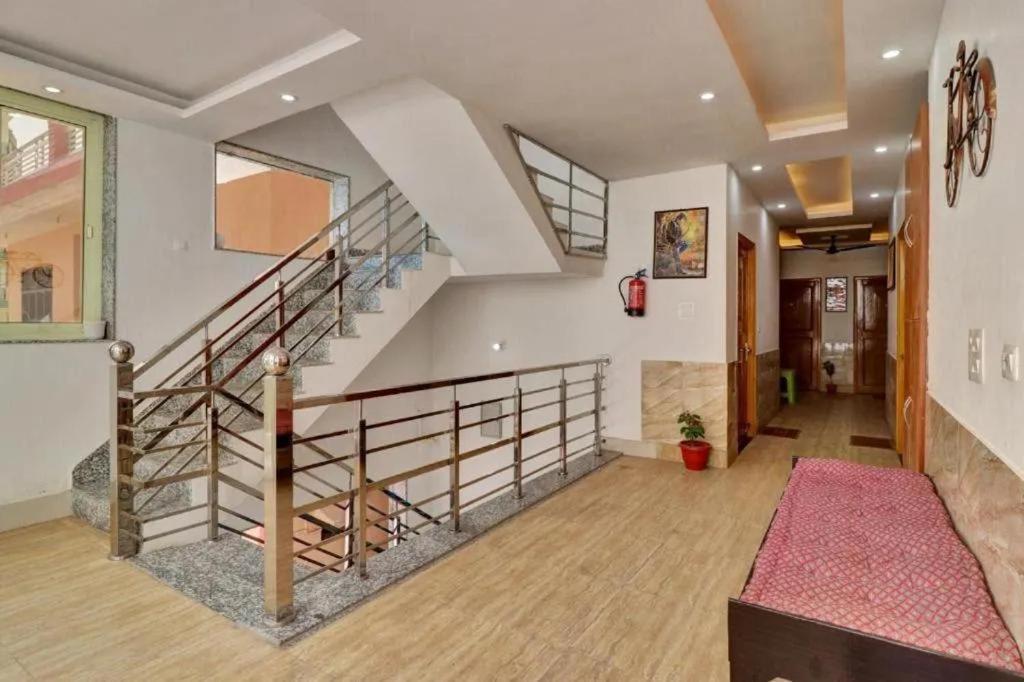 Shanti Hostel And Garden Cafe Rishīkesh Εξωτερικό φωτογραφία
